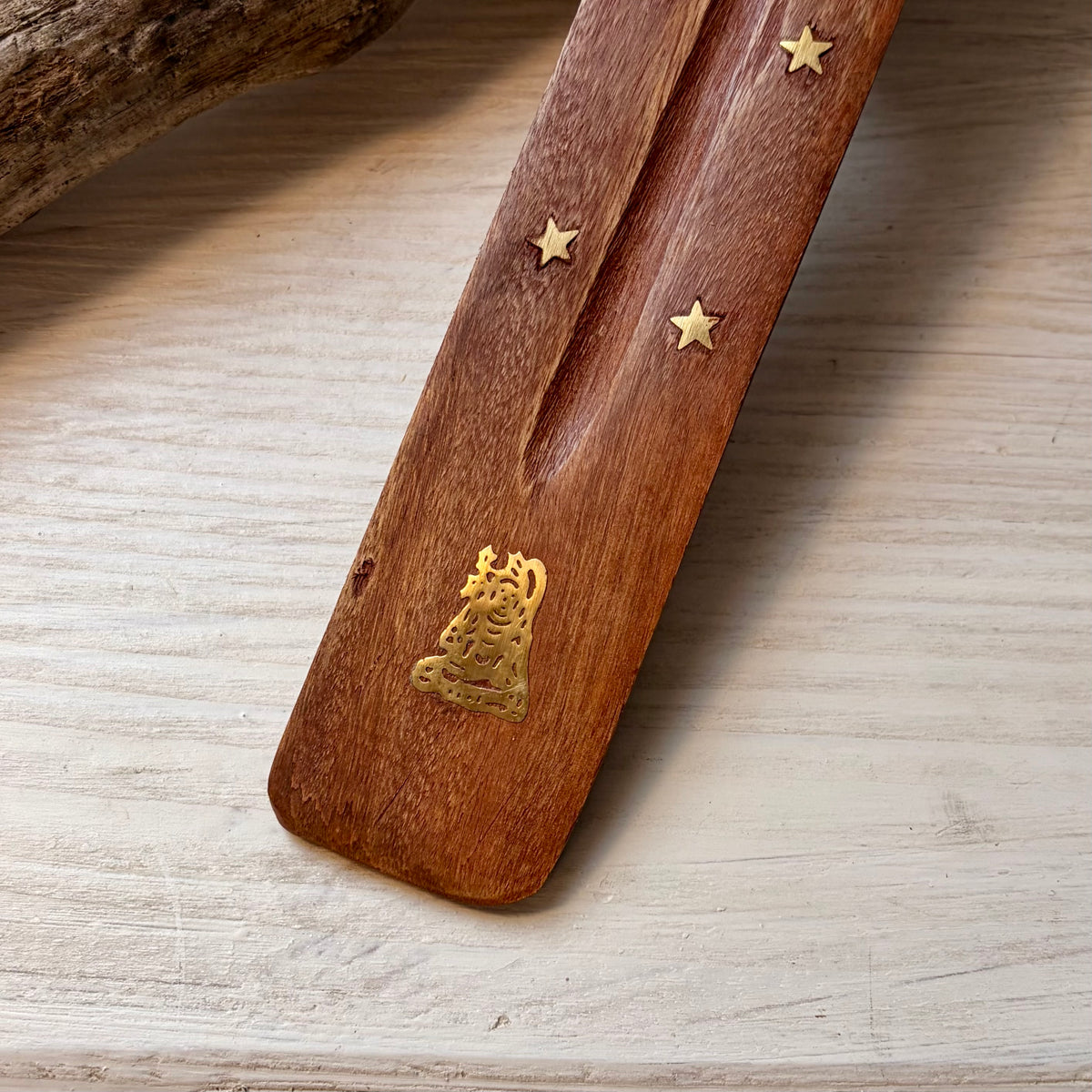 Räucherstäbchenhalter mit goldenen Buddha Symbol und Sternen