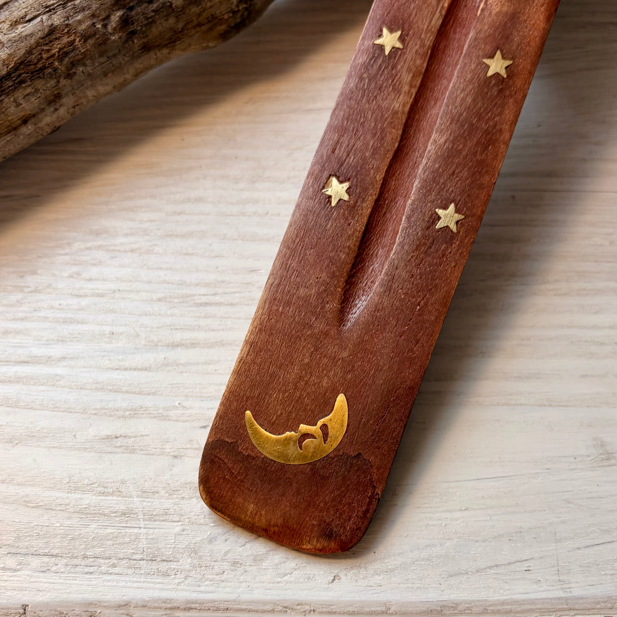 Räucherstäbchenhalter mit goldenen Mond Symbol und Sternen