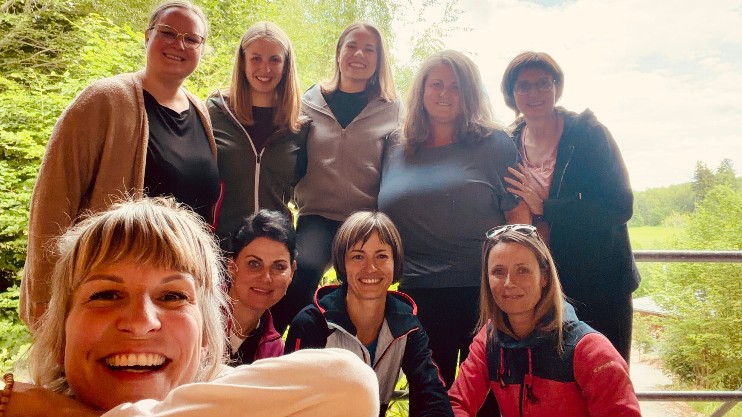 Alle happy von unseren wundervollen Yin-Flow DayRetreat im Element Feuer