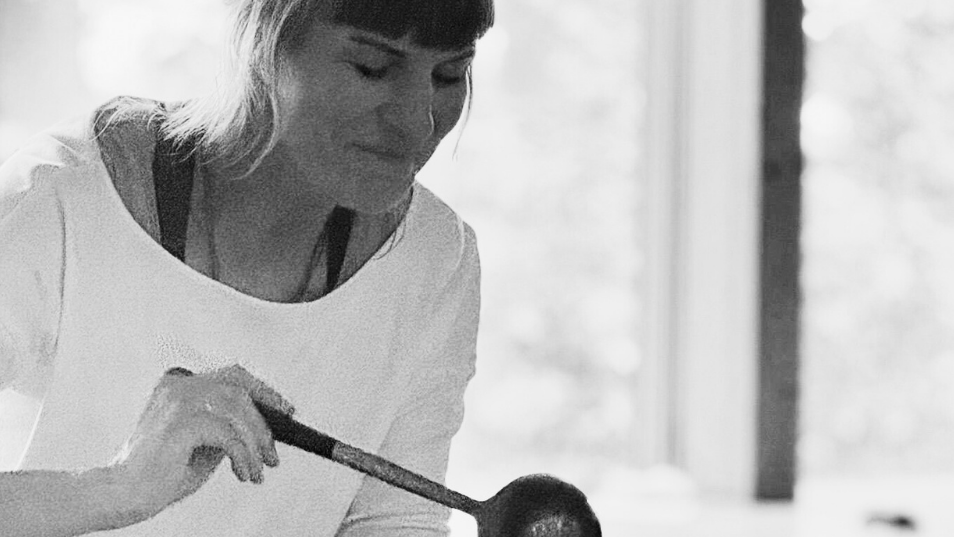 Kakao Ritual für dein Herz am Yin Flow DayRetreat auf der Gutsalm Harlachberg